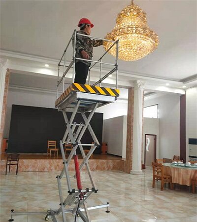 便攜(xie)式鋁合金(jin)升降平台(tai)8