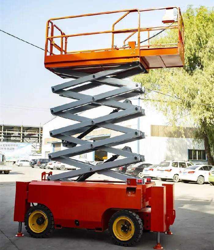 自(zi)行走越(yue)野式升(sheng)降機